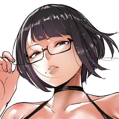 ภาพวาดอนิเมะของหญิงสาวผมสั้นสวมแว่นตาและโชคเกอร์สีดำ กำลังจับขาแว่นพร้อมส่งสายตามองตรง