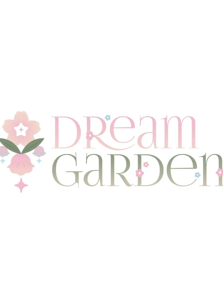 โลโก้ข้อความ Dream Garden สีชมพูและสีเขียว พร้อมตราสัญลักษณ์ลายดอกไม้สีพาสเทลและประกายวิบวับบนพื้นหลังสีขาว